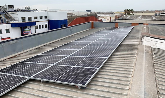 Solar panels on the roof of the igus office in Spain